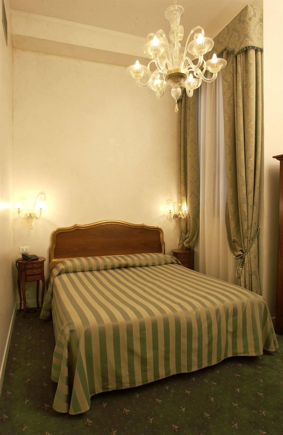 Canal Hotel Venezia