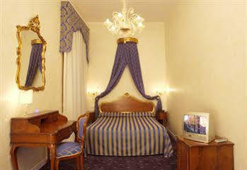 Canal Hotel Venezia