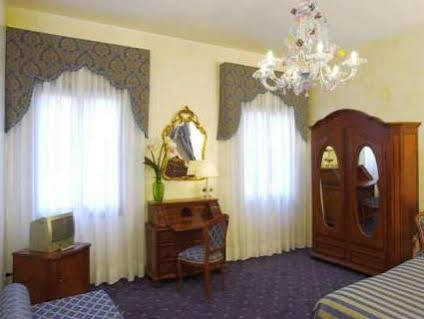 Canal 3* Venedig